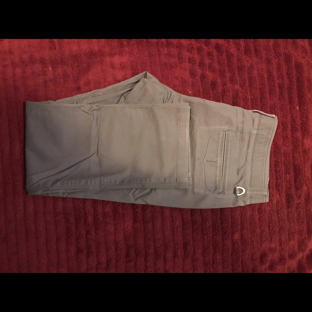 Under Armour golf pants